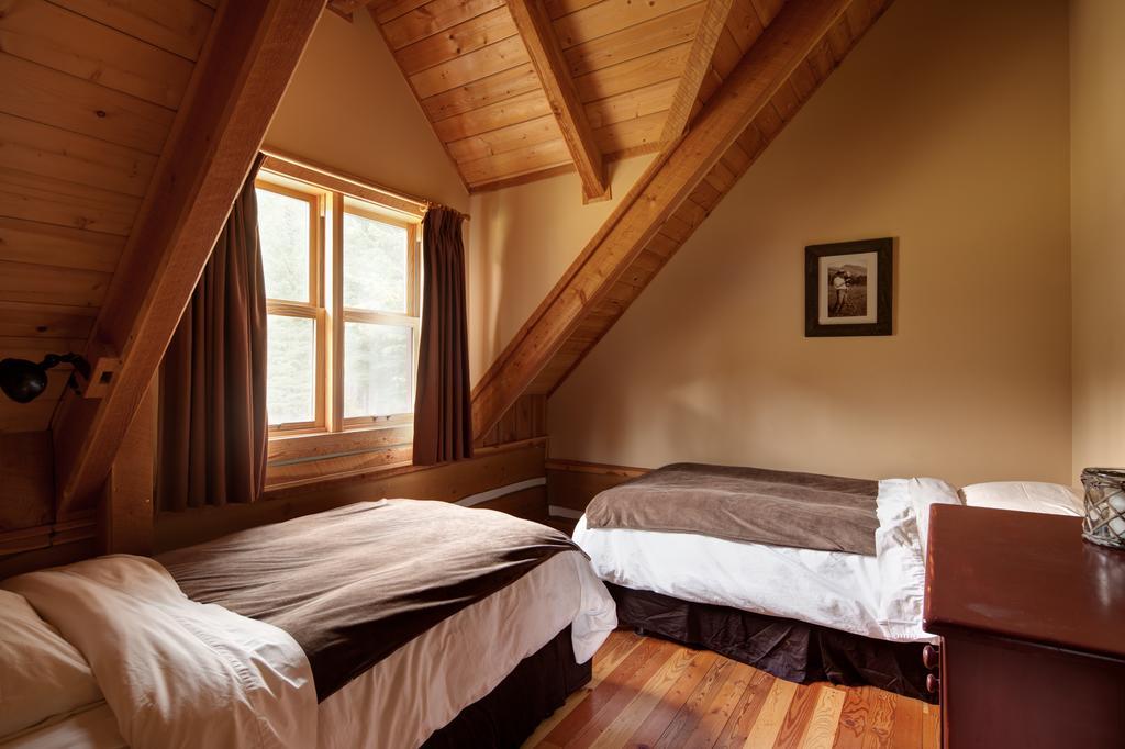 Nipika Mountain Resort Radium Hot Springs Zewnętrze zdjęcie